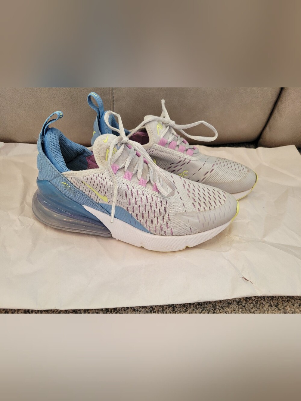 Girls size 4.5 Nike Air Max 270 shoes